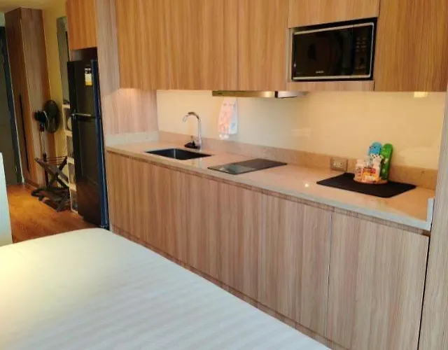 Lerfostaycation At Novotel At Acqua 5* Manila